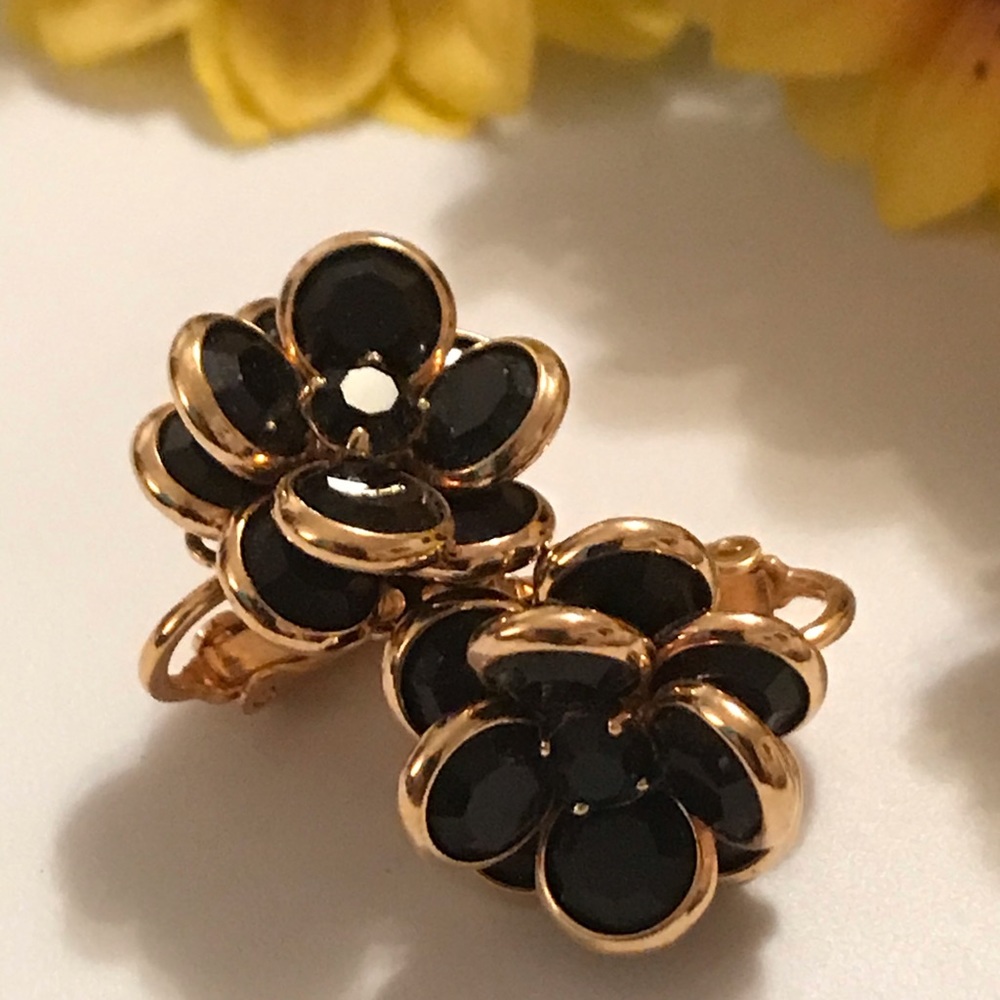 Beautiful Black Petal Floral Vintage Clip Earrings